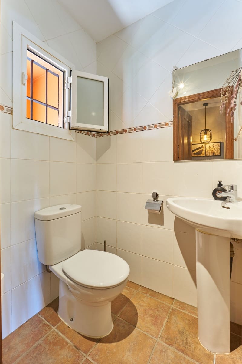 3 bedroom Townhouse for sale in Casares with pool garage - € 998,000 (Ref: 9804131)