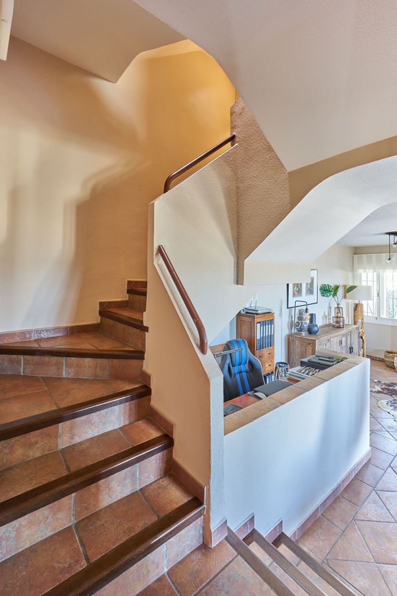 3 bedroom Townhouse for sale in Casares with pool garage - € 998,000 (Ref: 9804131)