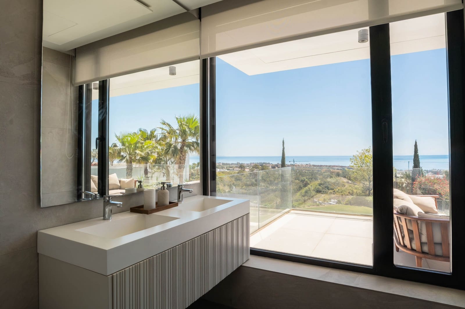Chalet de 9 habitaciones en Estepona en venta con piscina garaje - 12.000.000 € (Ref: 9815718)