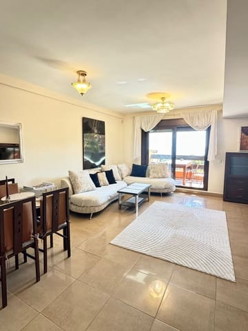 Penthouse de 3 chambres à louer à Zona de Punta Plata, Estepona avec piscine garage - 3 100 € (Ref: 9817841)