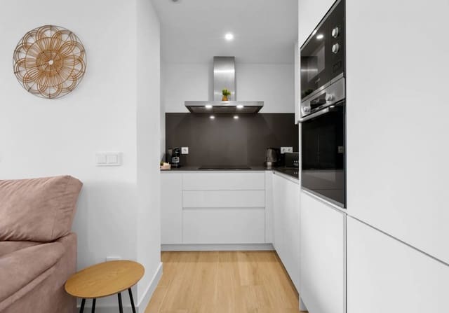 2 quarto Apartamento para arrendar em Casares Pueblo, Casares com piscina garagem - 1 500 € (Ref: 9817842)