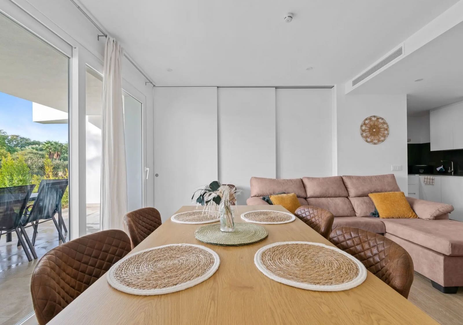 2 quarto Apartamento para arrendar em Casares com piscina garagem - 1 500 € (Ref: 9817842)