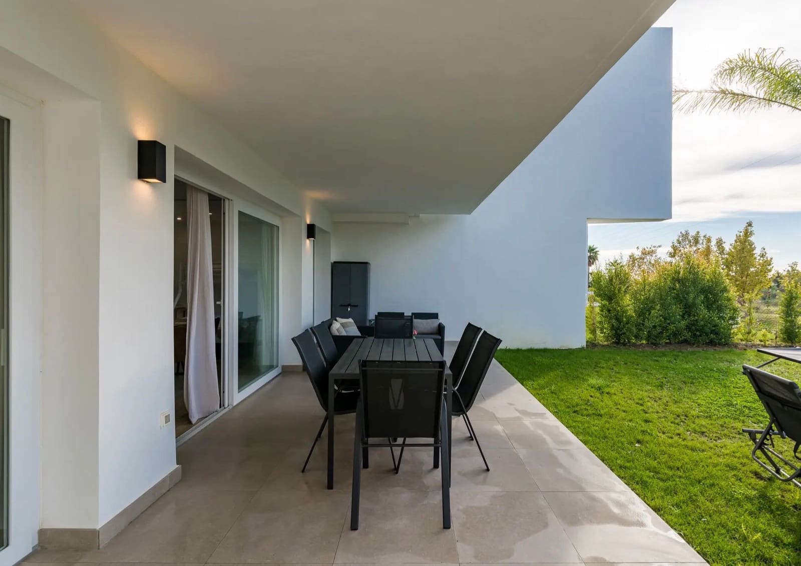 2 quarto Apartamento para arrendar em Casares com piscina garagem - 1 500 € (Ref: 9817842)