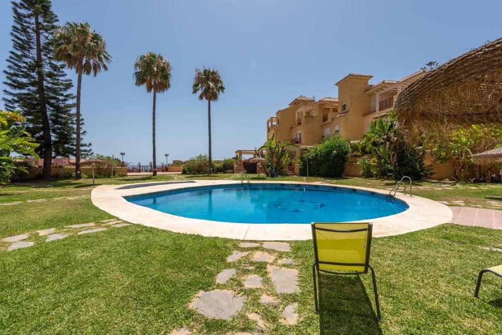3 sovrum Hus till salu i Estepona med pool garage - 850 000 € (Ref: 9831255)