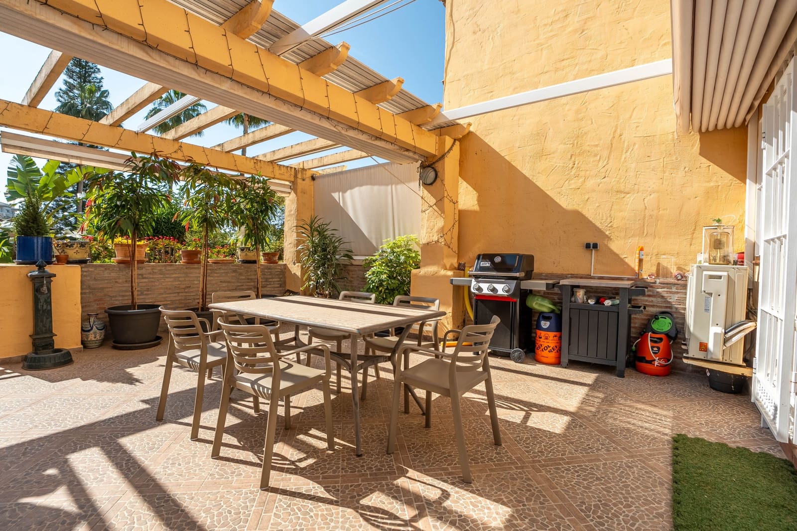 3 sovrum Hus till salu i Estepona med pool garage - 850 000 € (Ref: 9831255)