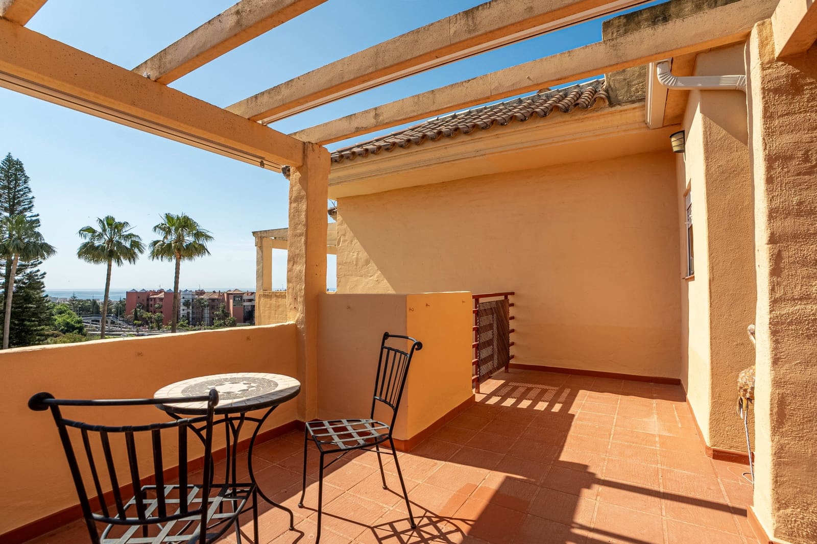 3 sovrum Hus till salu i Estepona med pool garage - 850 000 € (Ref: 9831255)
