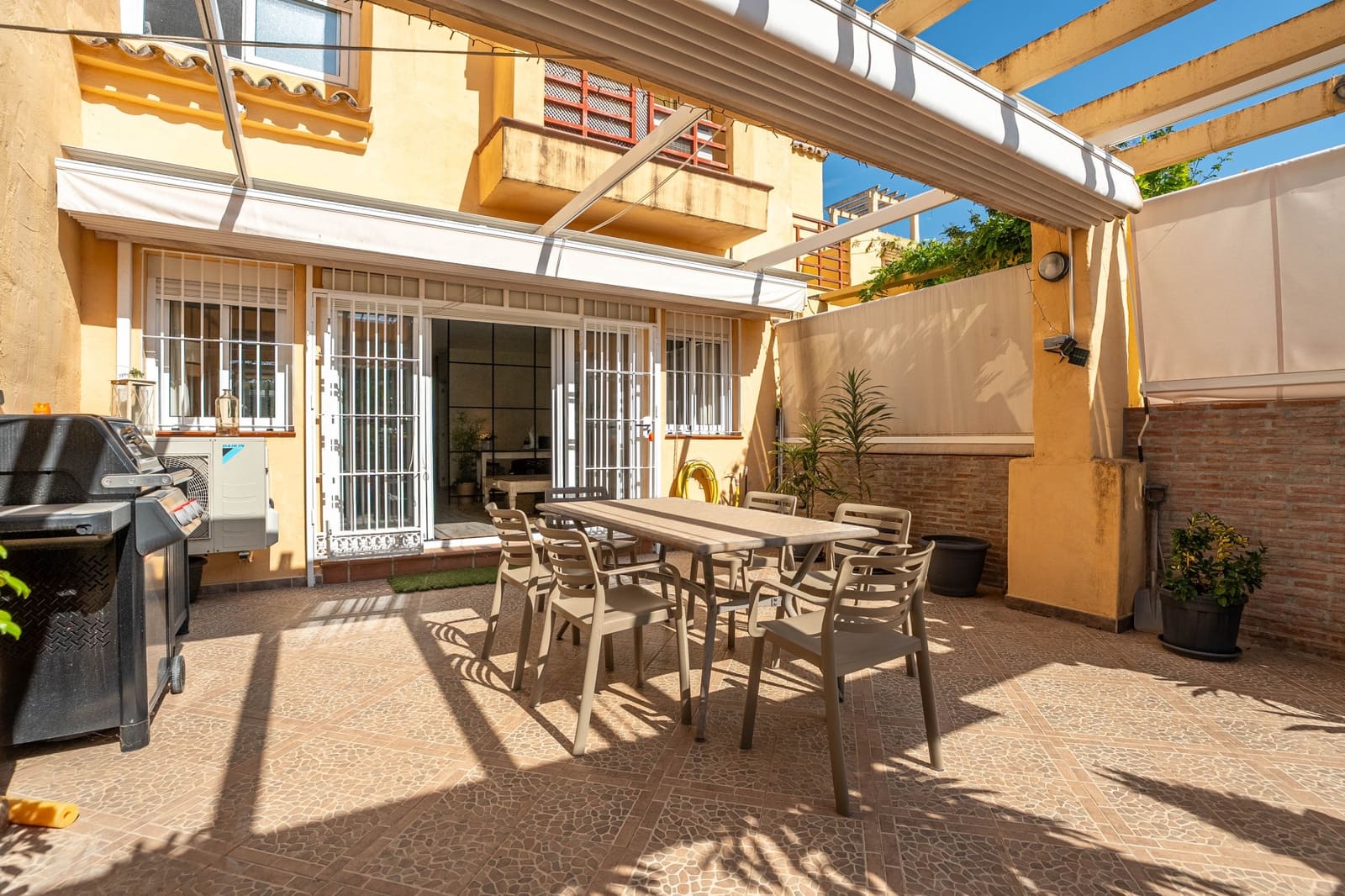 3 sovrum Hus till salu i Estepona med pool garage - 850 000 € (Ref: 9831255)
