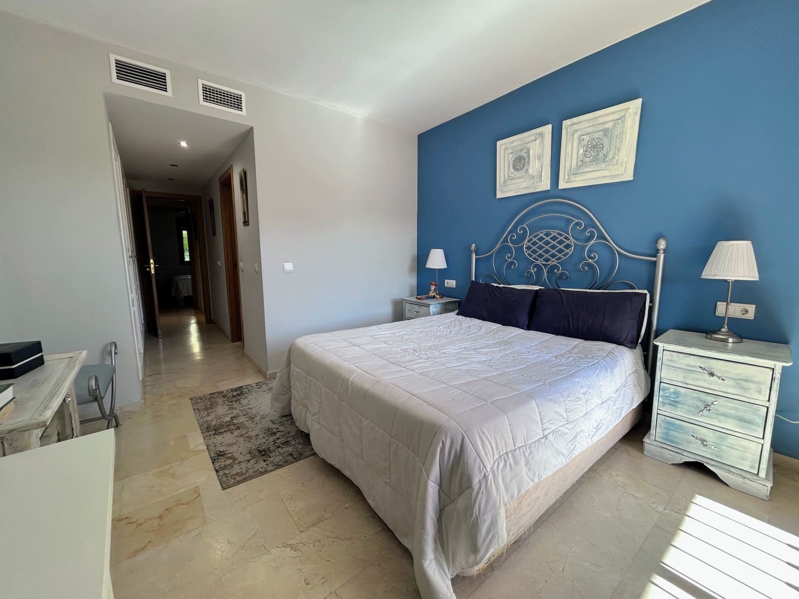 2 soverom Leilighet til salgs i New Golden Mile med svømmebasseng garasje - € 380 000 (Ref: 9831256)