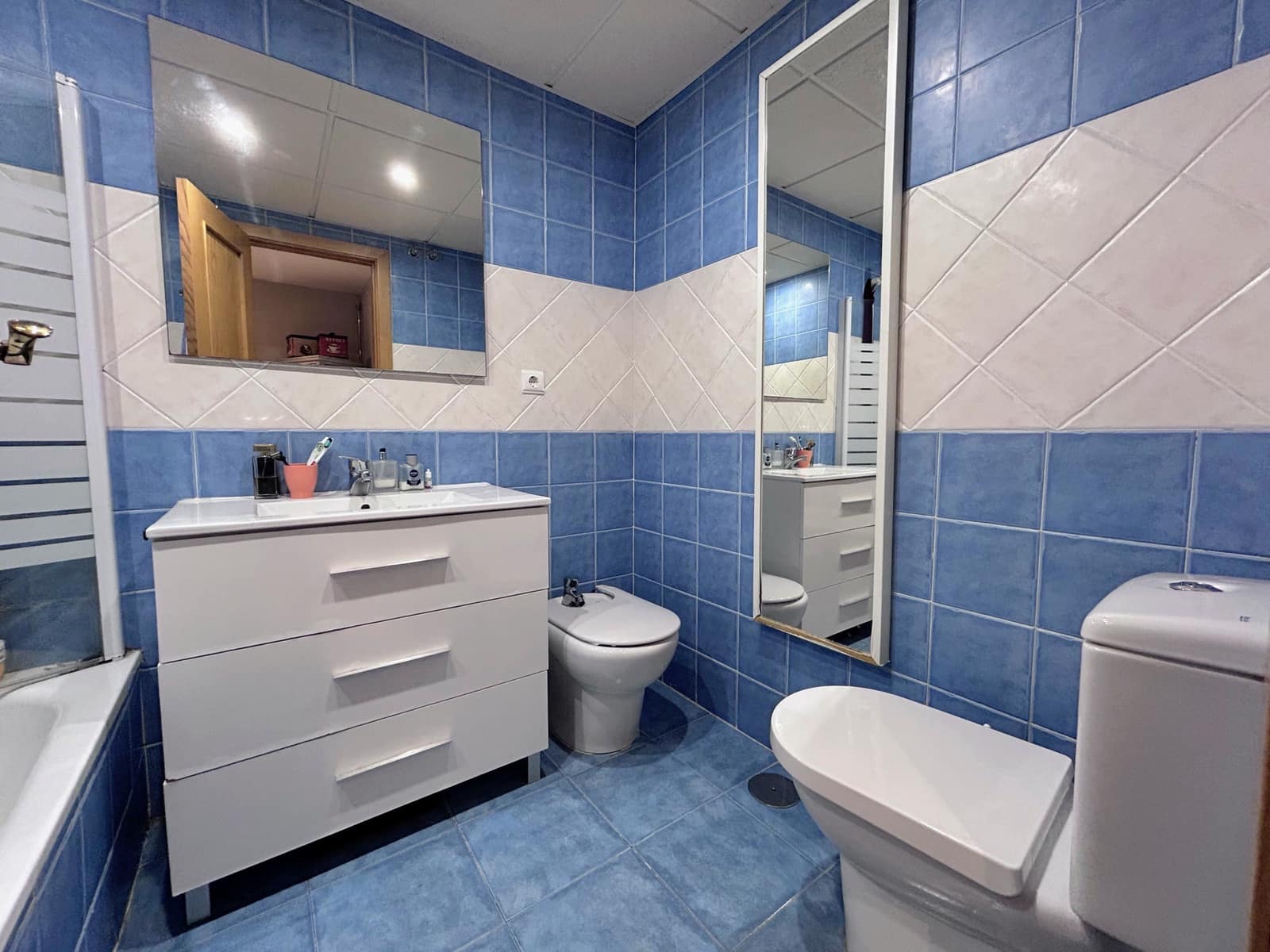 2 soverom Leilighet til salgs i New Golden Mile med svømmebasseng garasje - € 380 000 (Ref: 9831256)