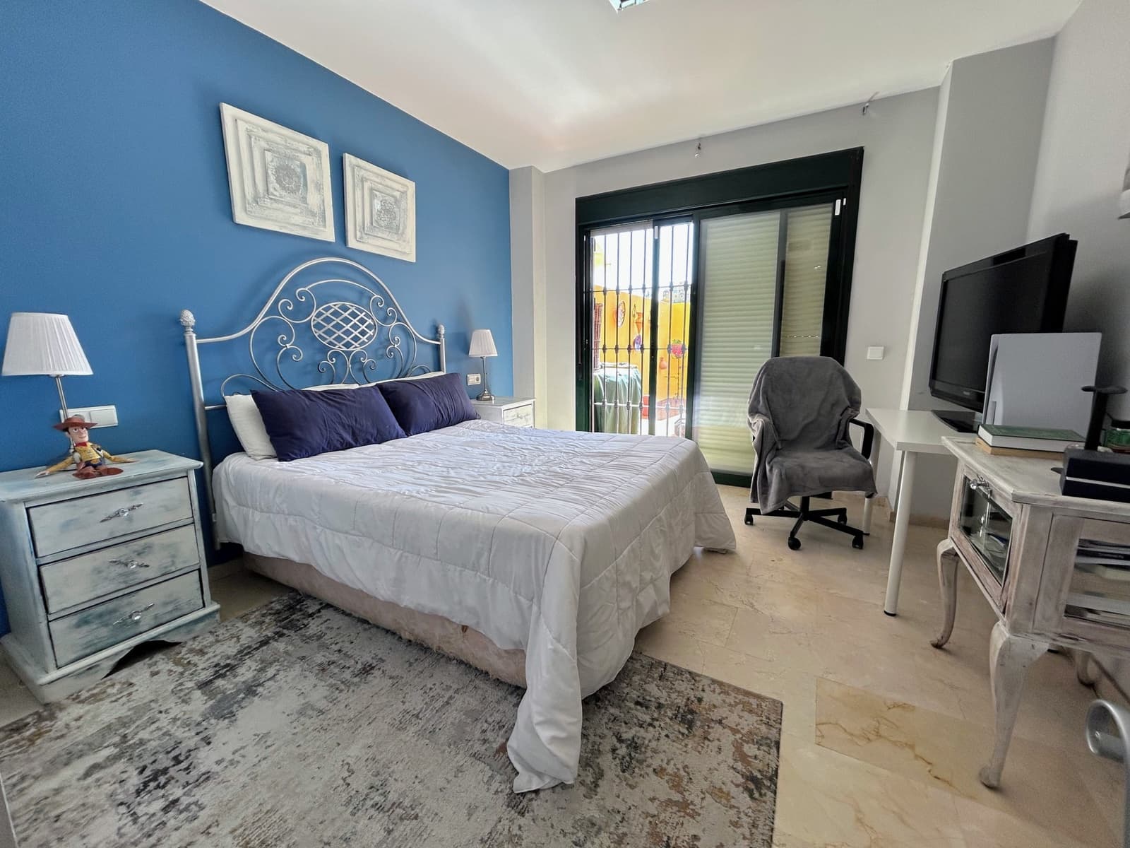 2 soverom Leilighet til salgs i New Golden Mile med svømmebasseng garasje - € 380 000 (Ref: 9831256)
