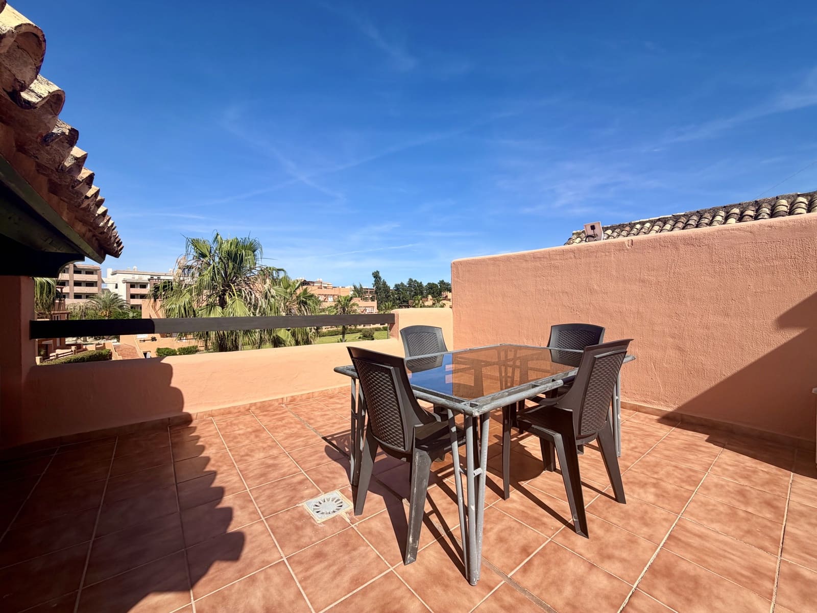2 sypialnia Penthouse na sprzedaż w Casares z basenem garażem - 285 000 € (Ref: 9845230)