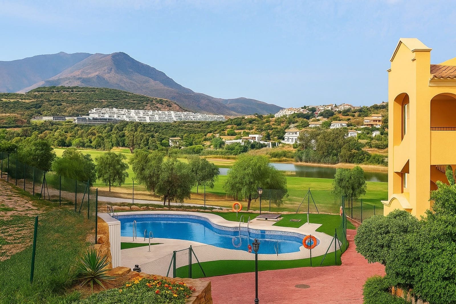 3 bedroom Apartment for holiday rental in Estepona with pool garage - € 2,050 (Ref: 9845231)