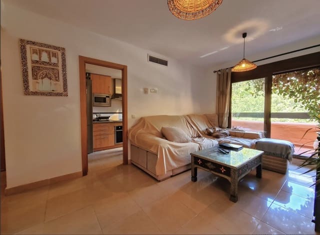1 chambre Appartement à vendre à Zona de Punta Plata, Estepona avec piscine garage - 319 000 € (Ref: 9849200)
