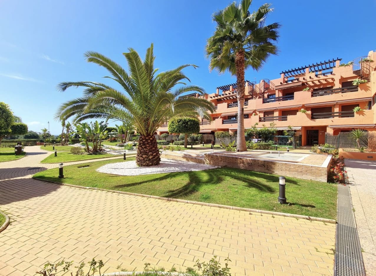 1 chambre Appartement à vendre à Estepona avec piscine garage - 319 000 € (Ref: 9849200)