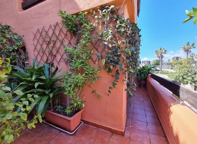 1 chambre Appartement à vendre à Zona de Punta Plata, Estepona avec piscine garage - 319 000 € (Ref: 9849200)