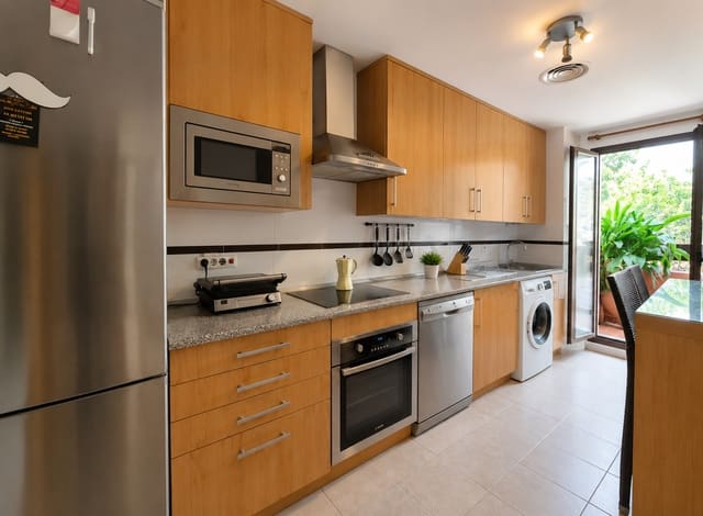 1 chambre Appartement à vendre à Zona de Punta Plata, Estepona avec piscine garage - 319 000 € (Ref: 9849200)