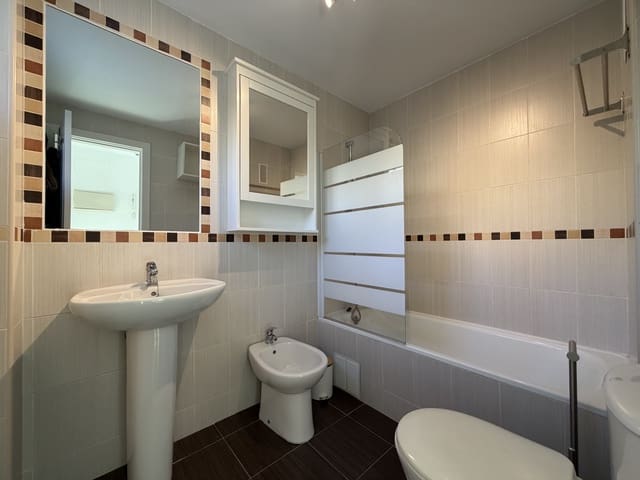 2 slaapkamer Penthouse te koop in Doña Julia Golf, Casares met garage - € 249.000 (Ref: 9868412)
