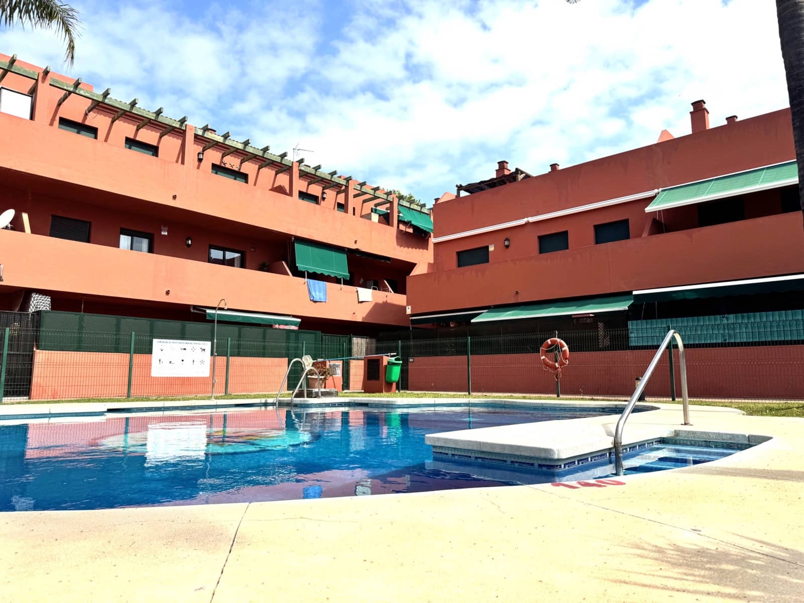 2 soveværelse Lejlighed til salg i Casares med swimmingpool - € 219.900 (Ref: 9889985)