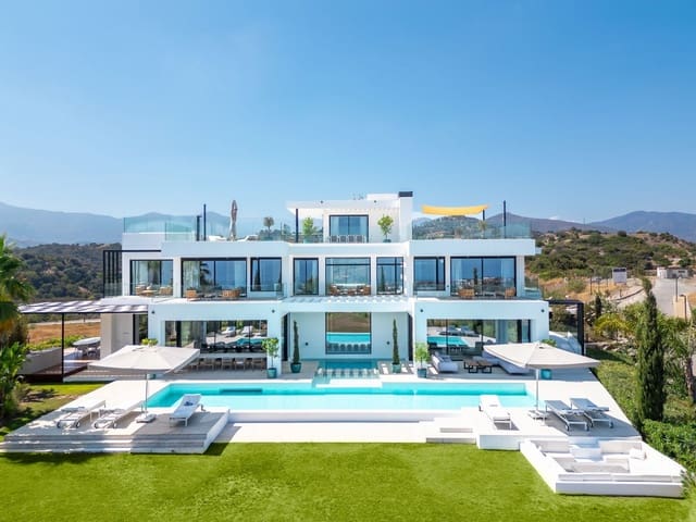 9 sypialnia Willa do wynajęcia w Estepona z basenem garażem - 50 000 € (Ref: 9891914)