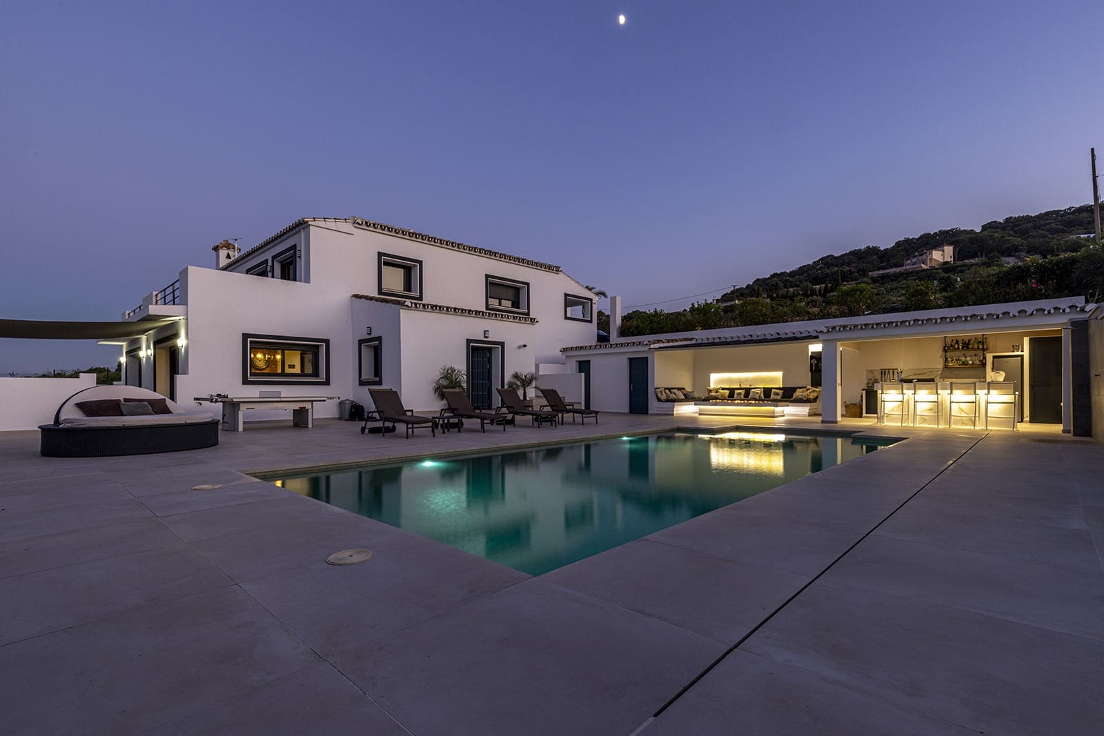 4 soveværelse Villa til salg i Casares med swimmingpool garage - € 1.999.000 (Ref: 9896476)