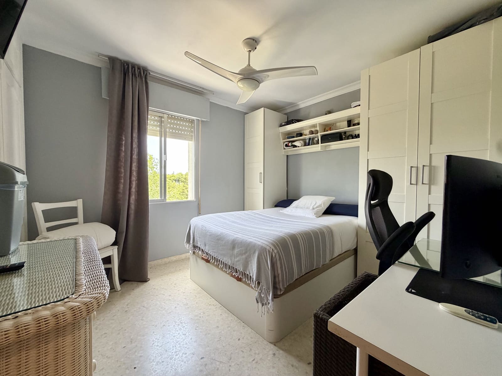 Ático de 3 habitaciones en Estepona en venta con piscina - 300.000 € (Ref: 9912742)