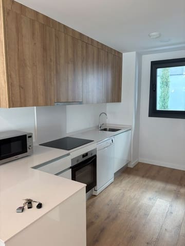 3 quarto Apartamento para arrendar em Huerta Nueva, Estepona com piscina garagem - 3 000 € (Ref: 9915380)