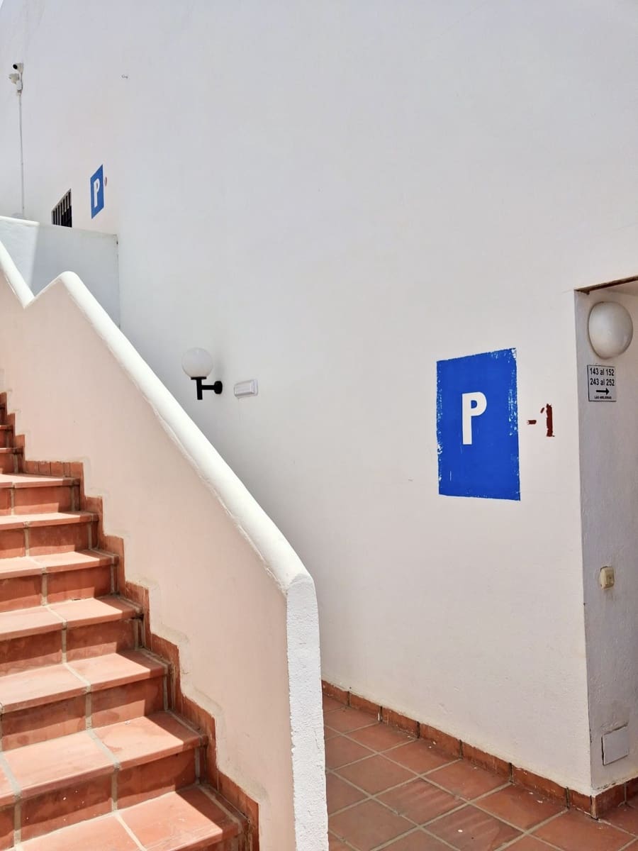1 soverom Penthouse til salgs i Estepona med svømmebasseng garasje - € 180 000 (Ref: 9921912)