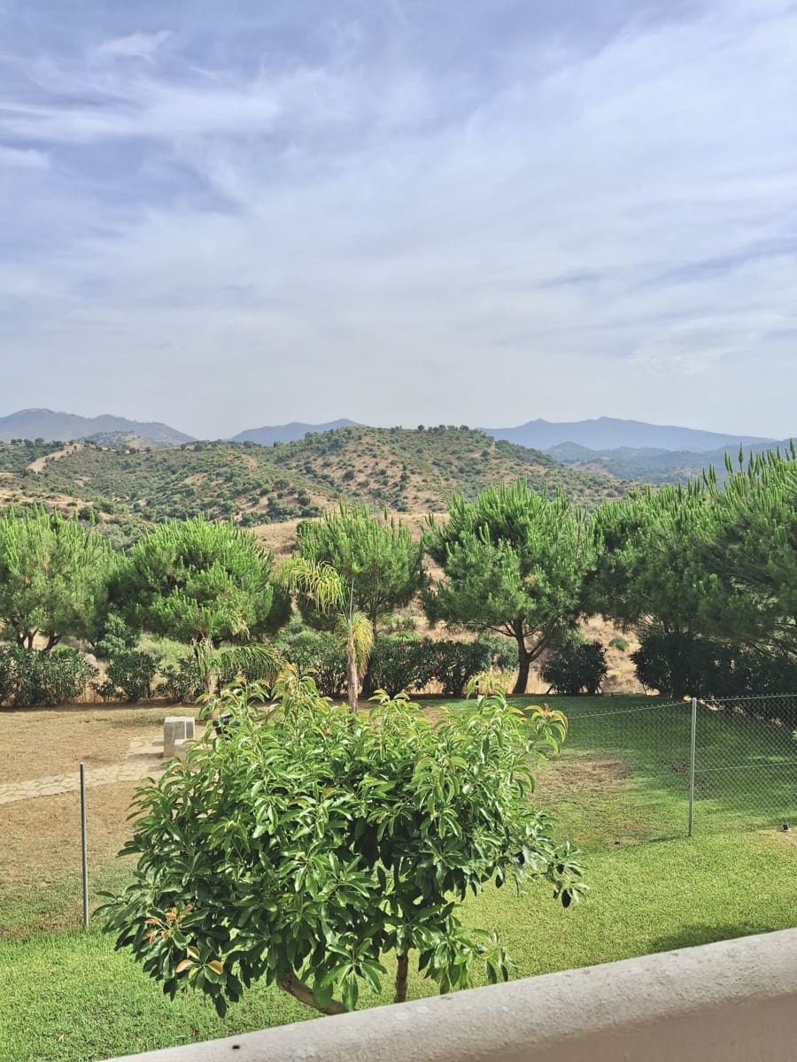1 soverom Penthouse til salgs i Estepona med svømmebasseng garasje - € 180 000 (Ref: 9921912)