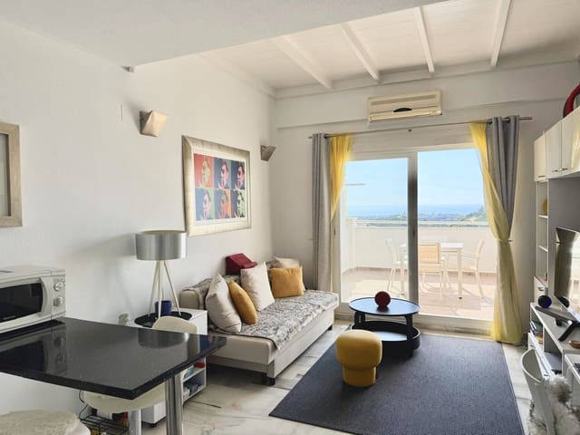 1 soverom Penthouse til salgs i Altos de Estepona, Estepona med svømmebasseng garasje - € 180 000 (Ref: 9921912)