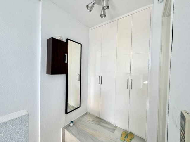 1 soverom Penthouse til salgs i Altos de Estepona, Estepona med svømmebasseng garasje - € 180 000 (Ref: 9921912)