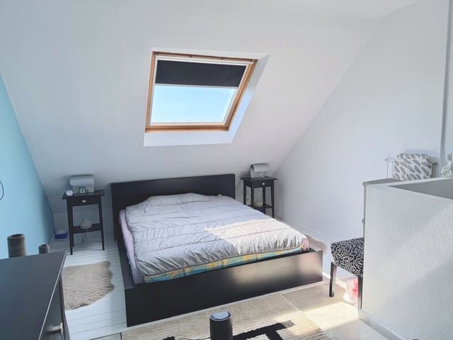 1 soverom Penthouse til salgs i Altos de Estepona, Estepona med svømmebasseng garasje - € 180 000 (Ref: 9921912)