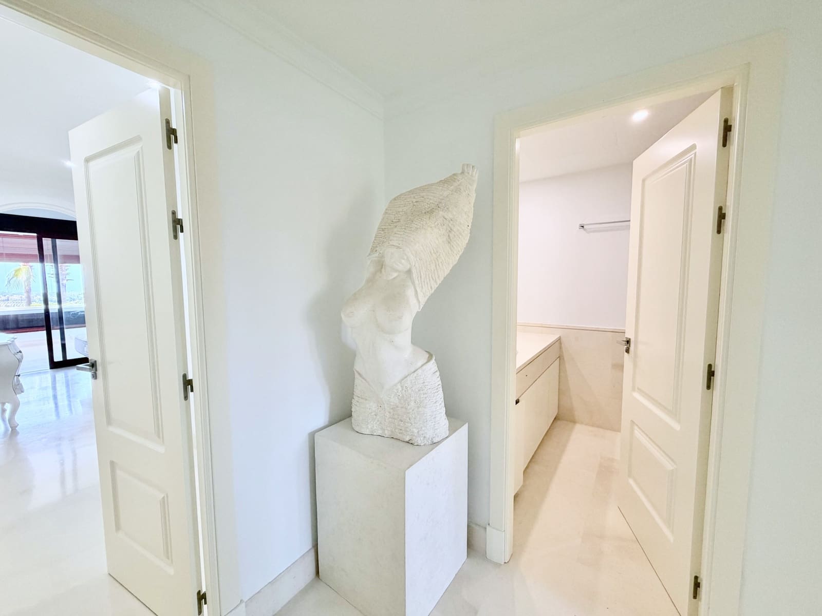 2 slaapkamer Appartement te koop in Los Flamingos met zwembad garage - € 515.000 (Ref: 9921913)