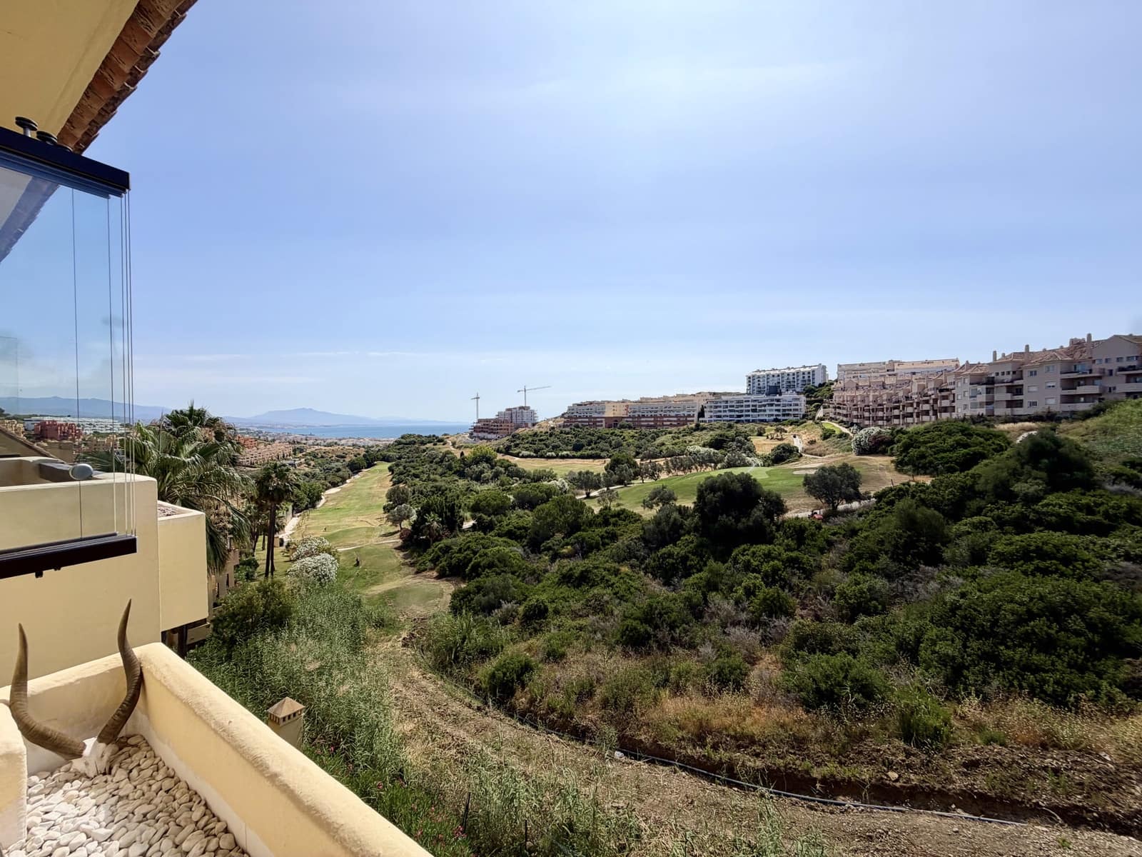 2 bedroom Apartment for sale in Manilva with pool - € 287,000 (Ref: 9927022)