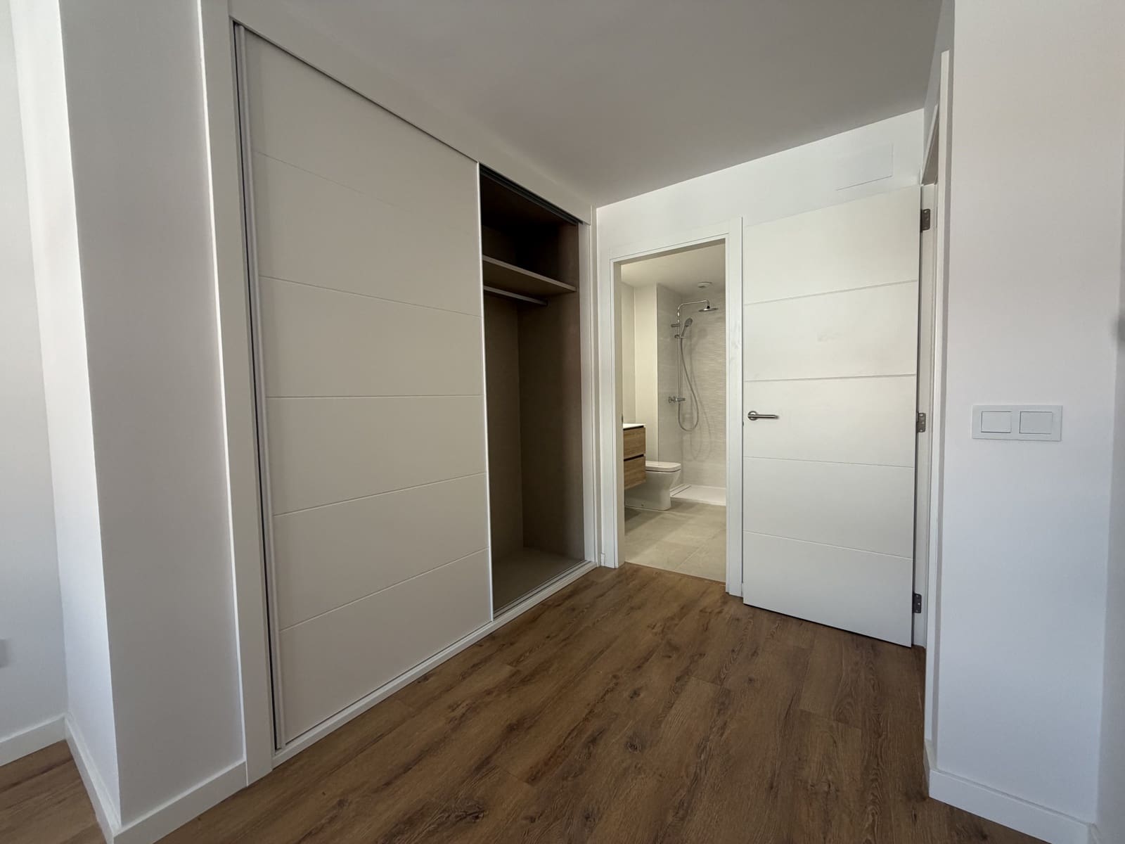 2 soveværelse Lejlighed til salg i Estepona med swimmingpool garage - € 595.000 (Ref: 9939578)