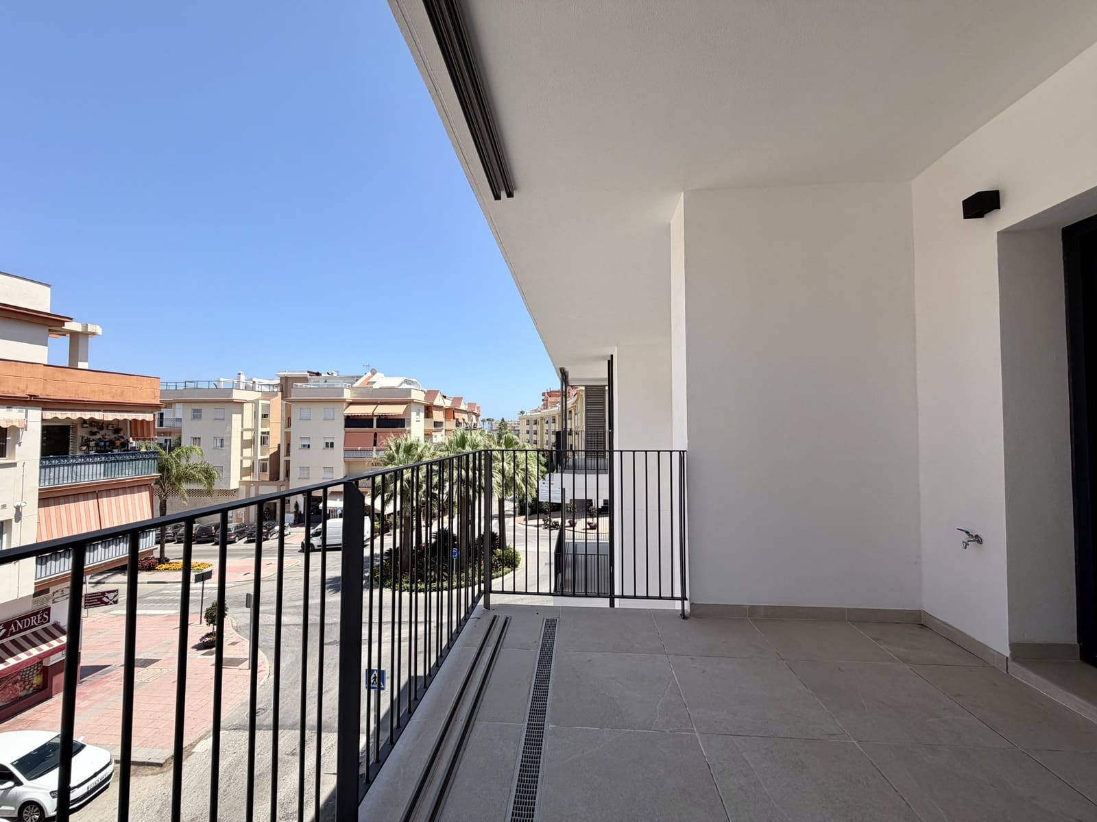 2 soveværelse Lejlighed til salg i Estepona med swimmingpool garage - € 595.000 (Ref: 9939578)