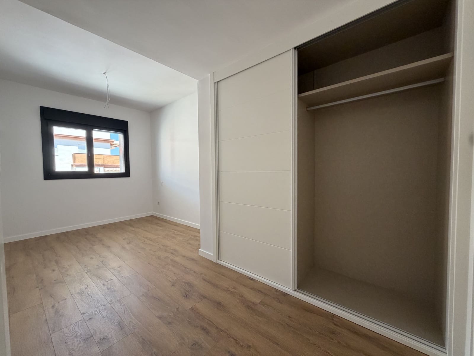 2 soveværelse Lejlighed til salg i Estepona med swimmingpool garage - € 595.000 (Ref: 9939578)