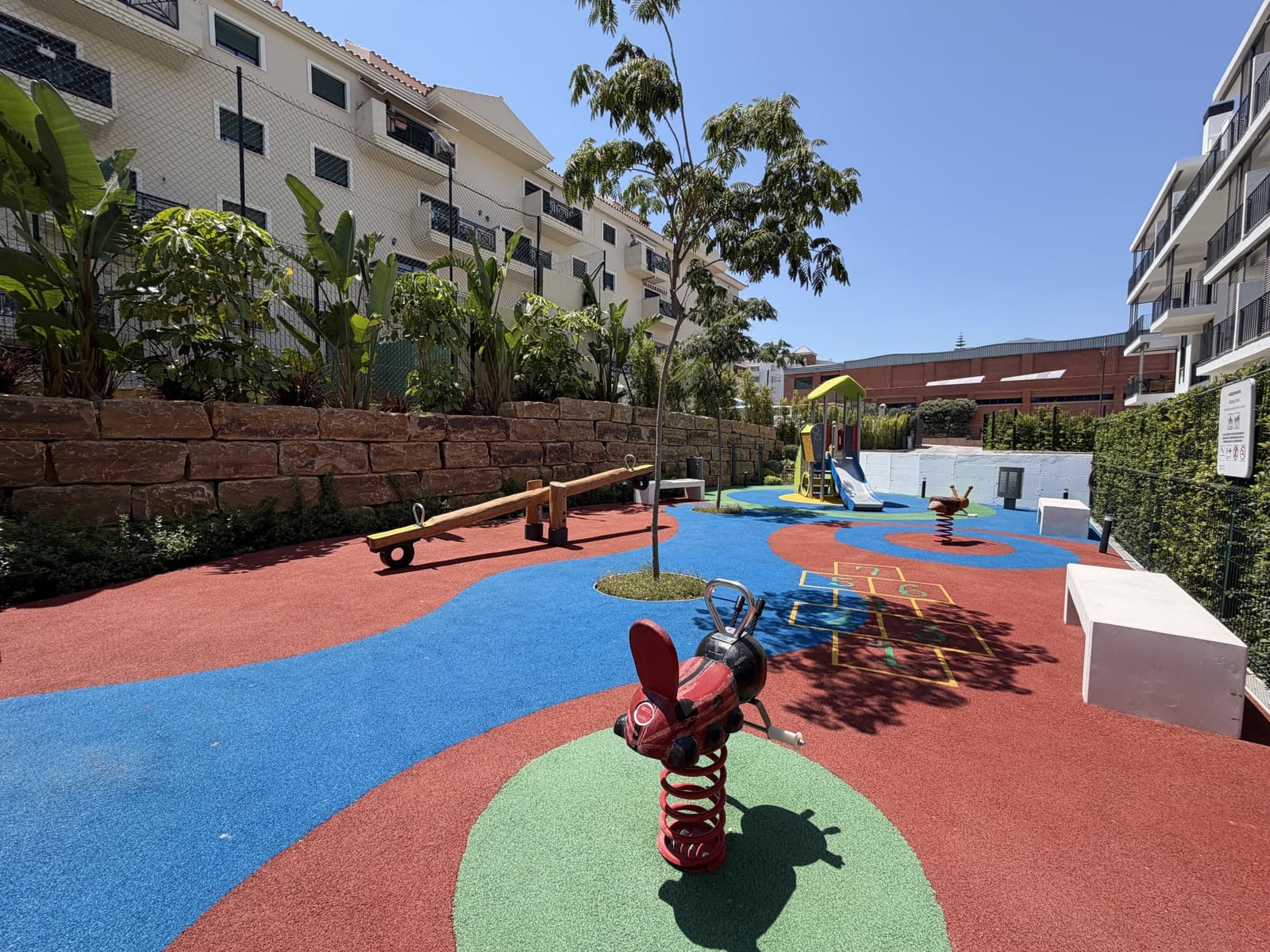 2 soveværelse Lejlighed til salg i Estepona med swimmingpool garage - € 595.000 (Ref: 9939578)