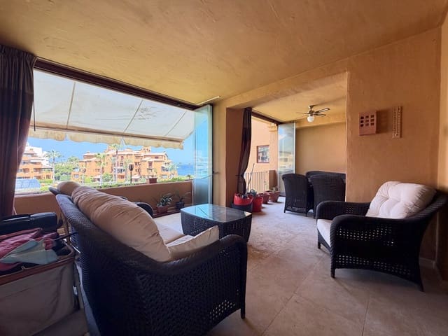 2 soverom Leilighet til salgs i El Padrón, Estepona med svømmebasseng garasje - € 1 350 000 (Ref: 9947430)