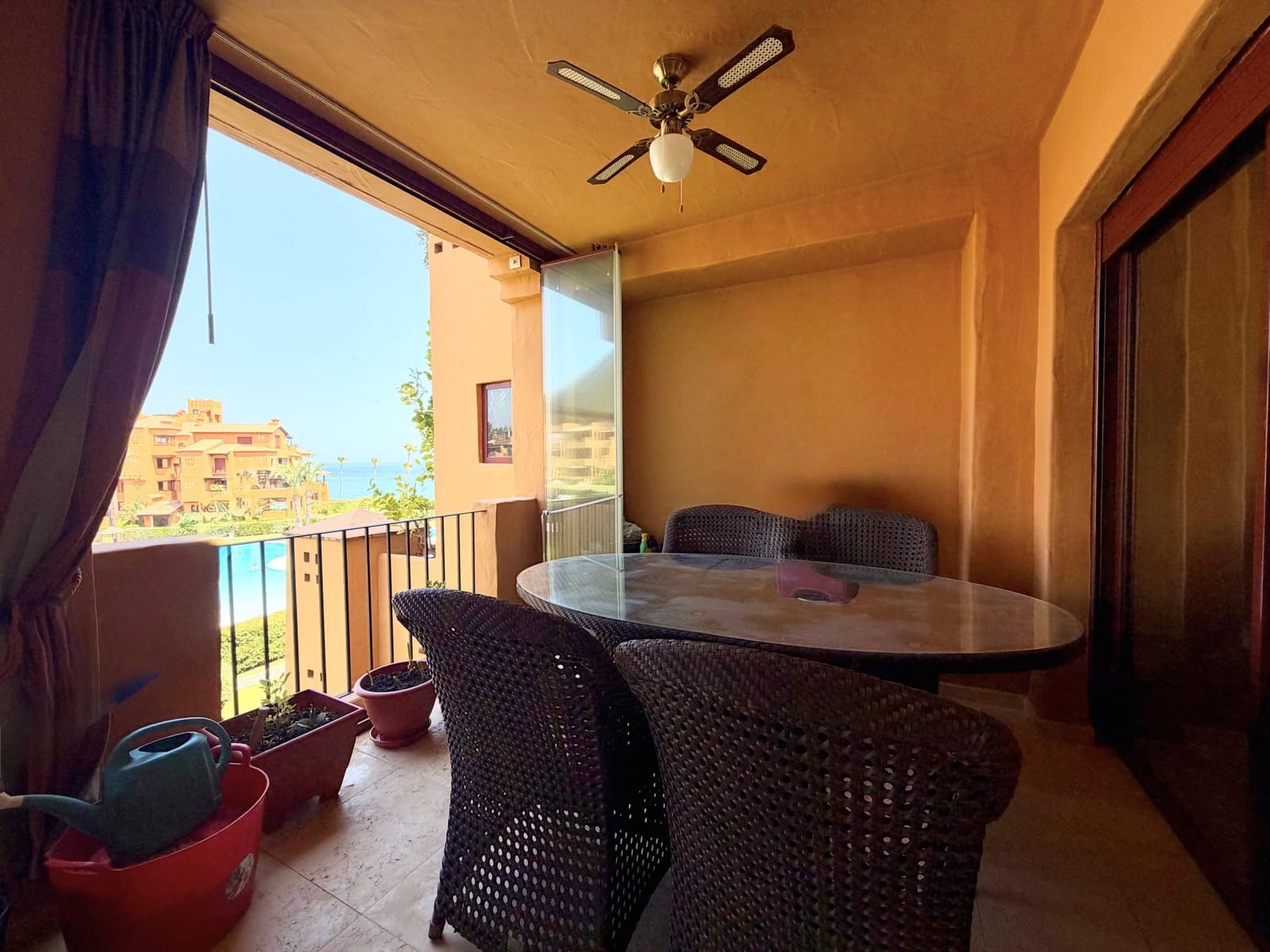 2 soveværelse Lejlighed til salg i Estepona med swimmingpool garage - € 1.350.000 (Ref: 9947430)