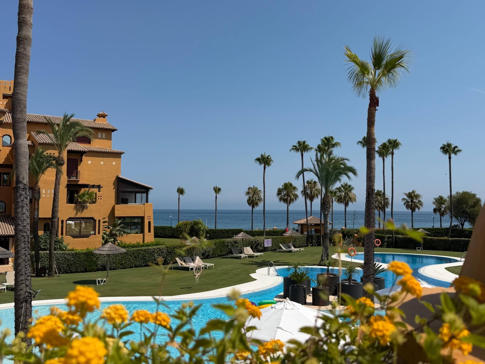 2 soveværelse Lejlighed til salg i Estepona med swimmingpool garage - € 1.350.000 (Ref: 9947430)