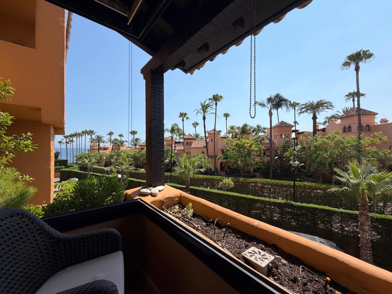 2 soveværelse Lejlighed til salg i Estepona med swimmingpool garage - € 1.350.000 (Ref: 9947430)