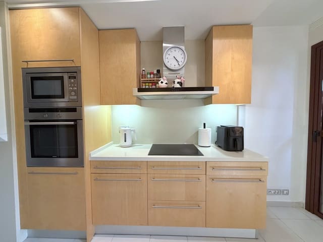 2 Zimmer Apartment zu verkaufen in Estepona mit Pool Garage - 1.250.000 € (Ref: 9953881)