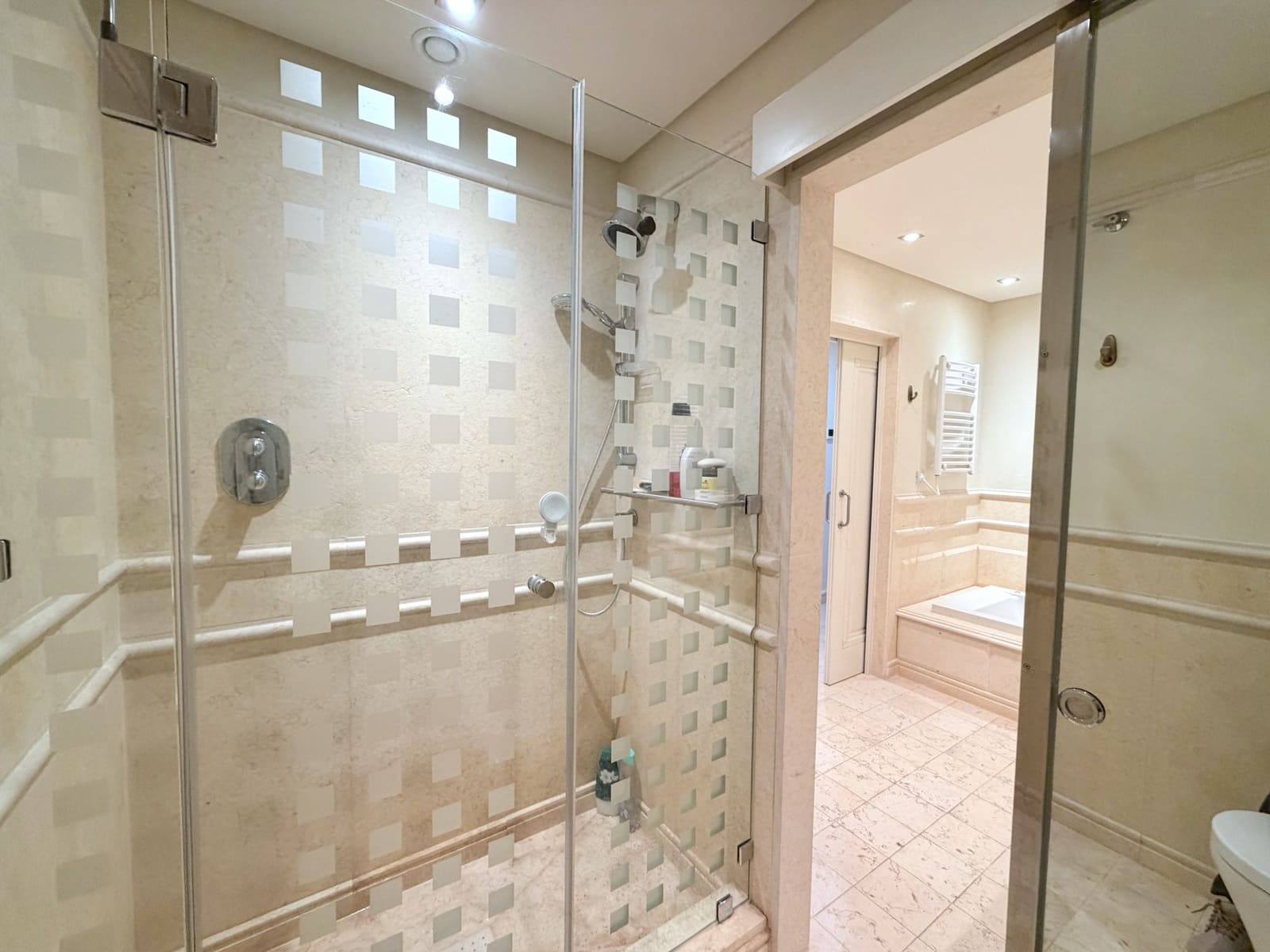 2 quarto Apartamento para venda em Estepona com piscina garagem - 1 250 000 € (Ref: 9953881)