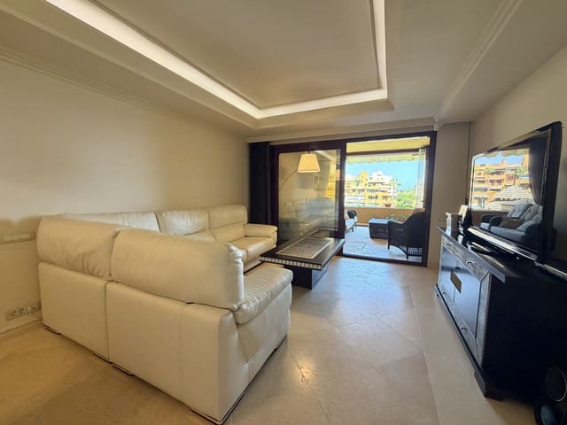2 Zimmer Apartment zu verkaufen in Estepona mit Pool Garage - 1.250.000 € (Ref: 9953881)