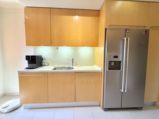 2 Zimmer Apartment zu verkaufen in Estepona mit Pool Garage - 1.250.000 € (Ref: 9953881)