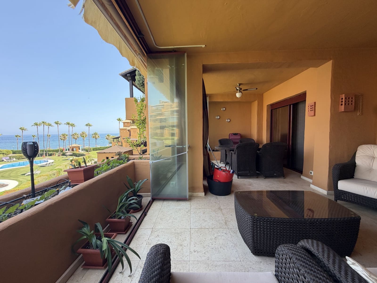 2 quarto Apartamento para venda em Estepona com piscina garagem - 1 250 000 € (Ref: 9953881)
