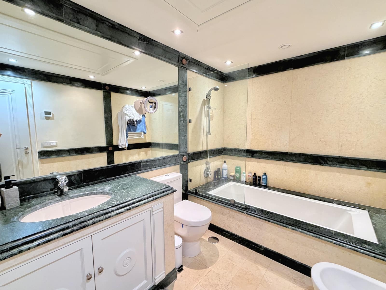 2 quarto Apartamento para venda em Estepona com piscina garagem - 1 250 000 € (Ref: 9953881)