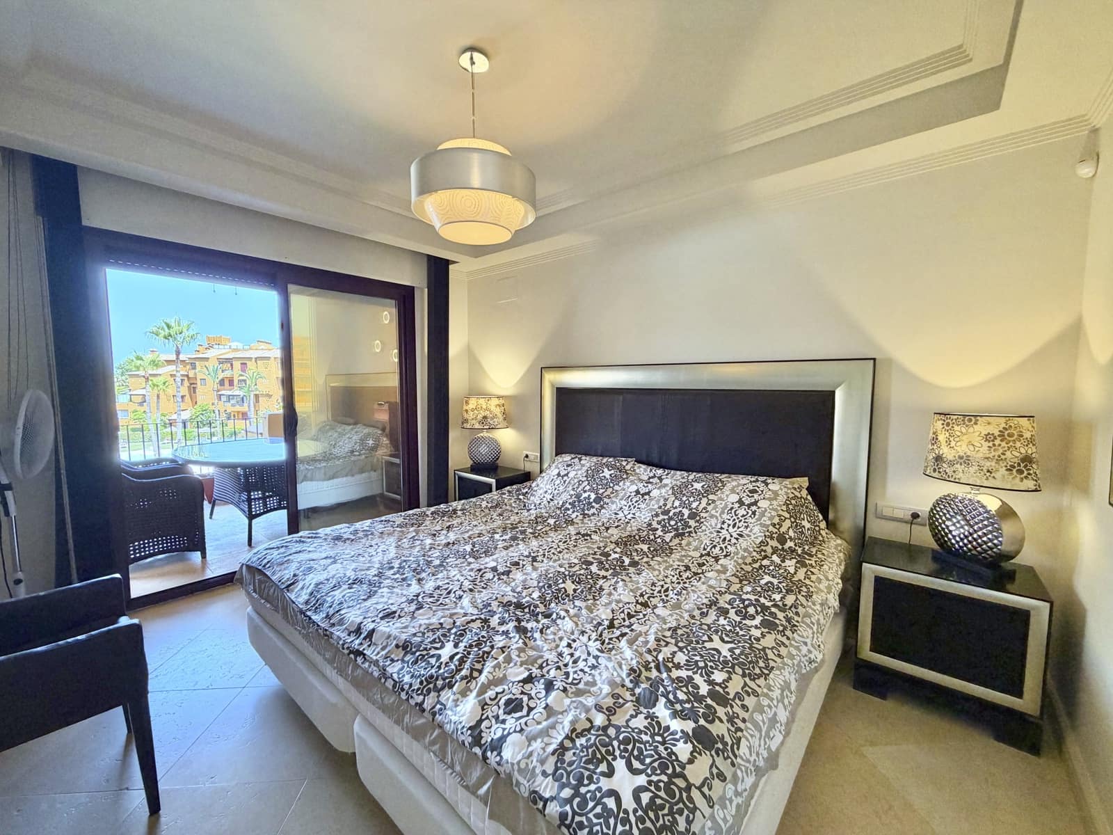 2 quarto Apartamento para venda em Estepona com piscina garagem - 1 250 000 € (Ref: 9953881)