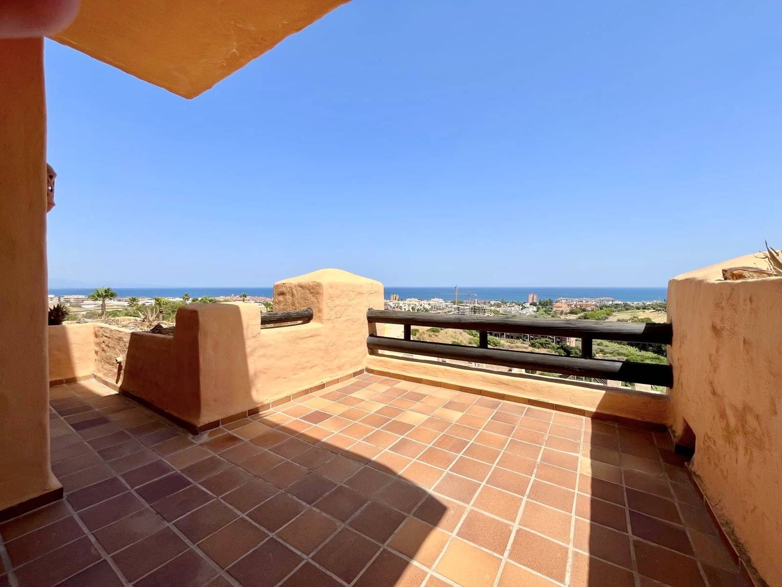 2 bedroom Apartment for rent in Manilva with pool garage - € 2,000 (Ref: 9966302)