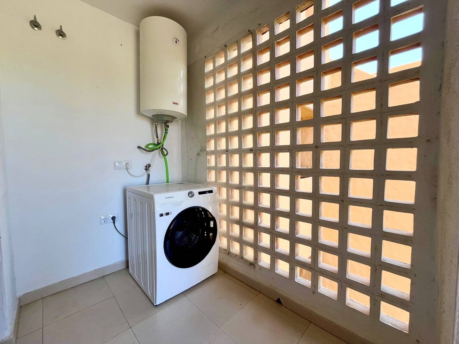 2 bedroom Apartment for rent in Manilva with pool garage - € 2,000 (Ref: 9966302)